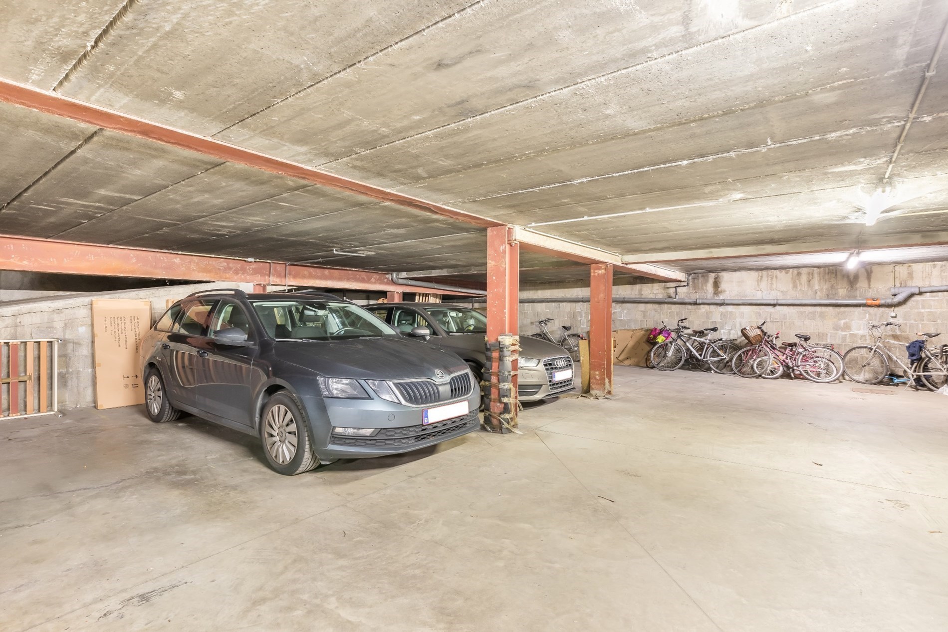 Garage for sale in Leuven - photo 1