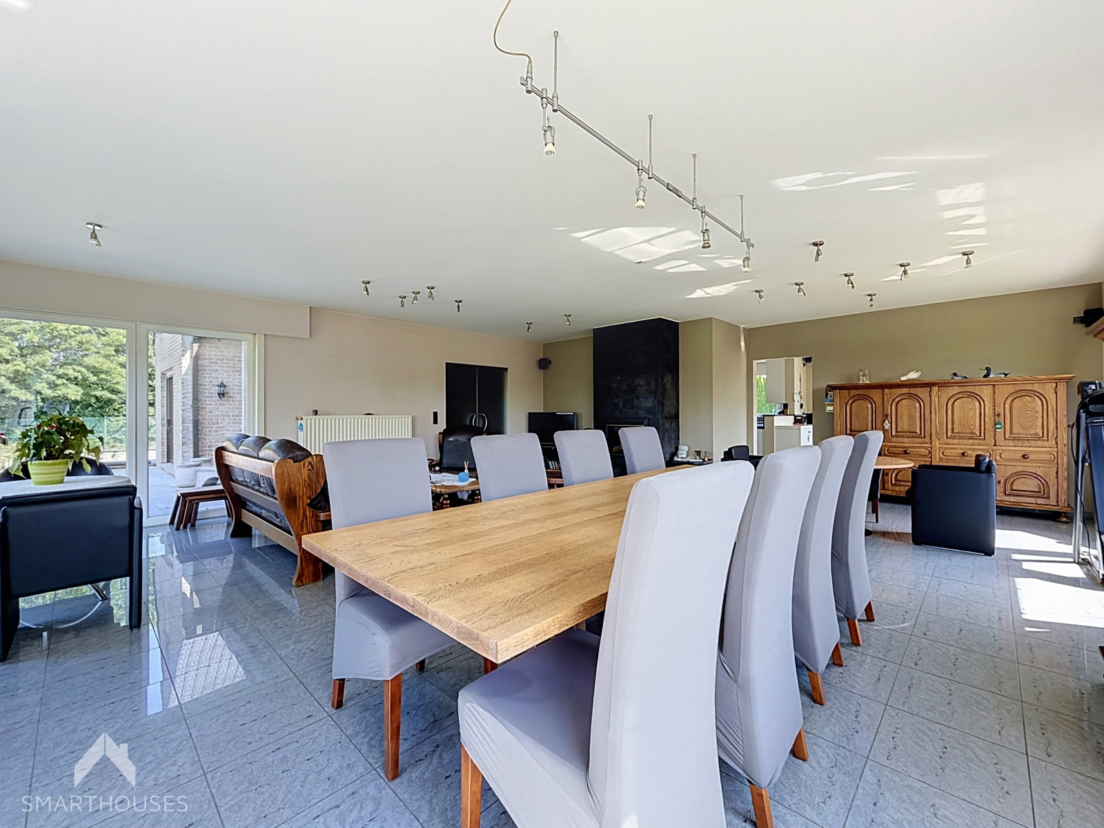 Villa met 5 slaapkamers op 1941m², volledig onderkelderd - foto 4