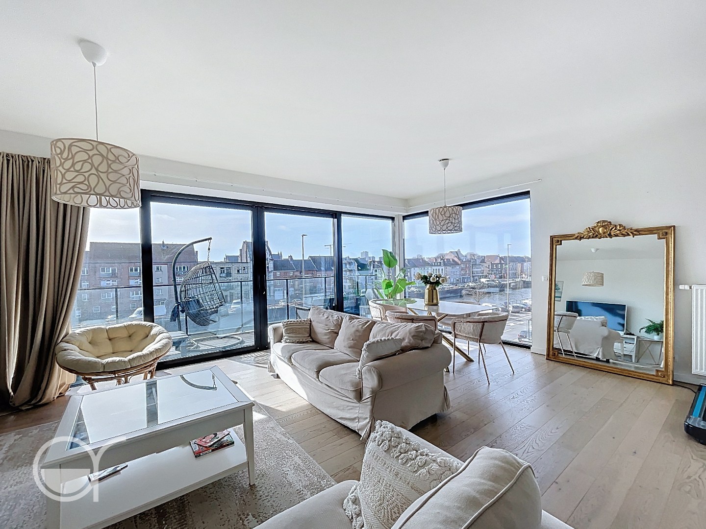 Lichtrijk 2-slaapkamerappartement met terras, kelderberging en autostaanplaats - foto 3