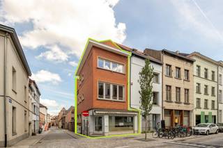 Gezinswoning/handelshuis met potentieel op een toplocatie in Mechelen Deze charmante stadswoning is ideaal voor wie op zoek is naar een...