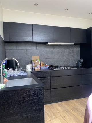 TE MODERNISEREN RIJWONING MET TUIN EN VEEL POTENTIEEL IN MERKSEMOp een rustige en aangename locatie in Merksem bieden wij deze te renoveren woning...