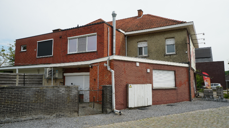Opbrengsteigendom met 2 verhuurde handelspanden, 1 appartement en 2 garageboxen - foto 5