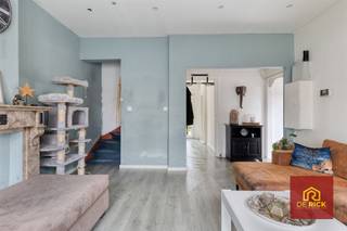 This three fronted home is located in quiet Tulpstraat, very central in Aalst.