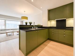 Dit lichtrijke appartement is perfect gelegen nabij de Lippenslaan en op wandelafstand van het strand van Knokke. <br /><br />De ruime leefruimte met open keuken geniet van veel natuurlijke lichtinval. Met twee volwaardige slaapkamers, waarvan één met <br />toegang tot het terras, biedt deze eigendom optimaal comfort. De stijlvolle douchekamer en praktische berging zorgen voor extra gemak. <br />Bovendien is er een fietsenberging in het gebouw.<br /><br /><span>Mogelijkheid tot aankoop van een autostaanplaats/garagebox in de nabije omgeving!<br /><br />Maatregelenregister in aanvraag.</span> <br /><br />Aarzel niet om ons te contacteren voor meer informatie: tel. : 050 62 44 14 of via knokke@immax.be