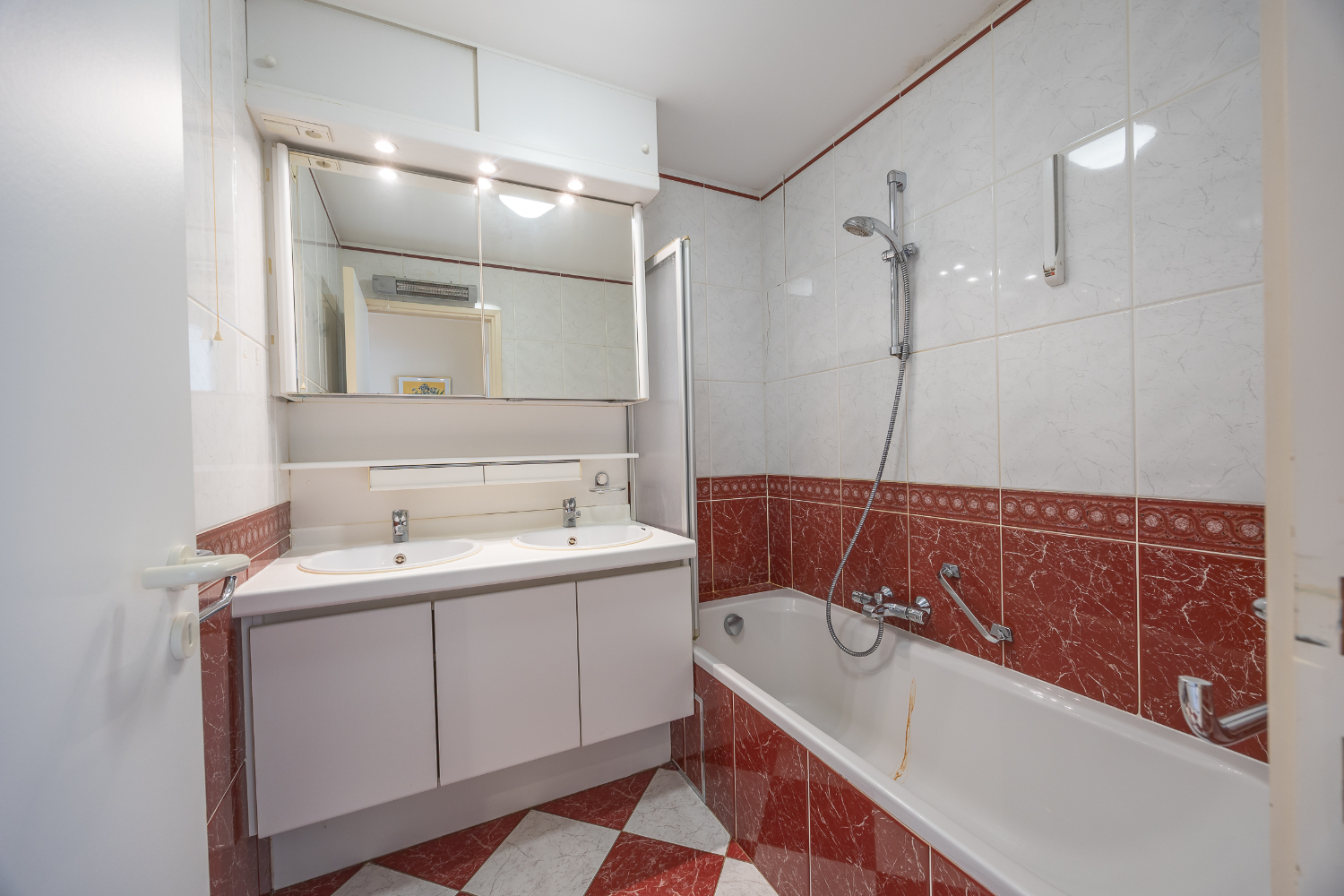 Uniek appartement met frontaal zicht op het casinoplein (met zeezicht!) - foto 5