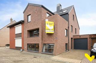 Deze unieke en ruime woning, gelegen nabij het centrum van Mol, omvat volgende extra troeven die het zeker de moeite waard maken om deze woning...