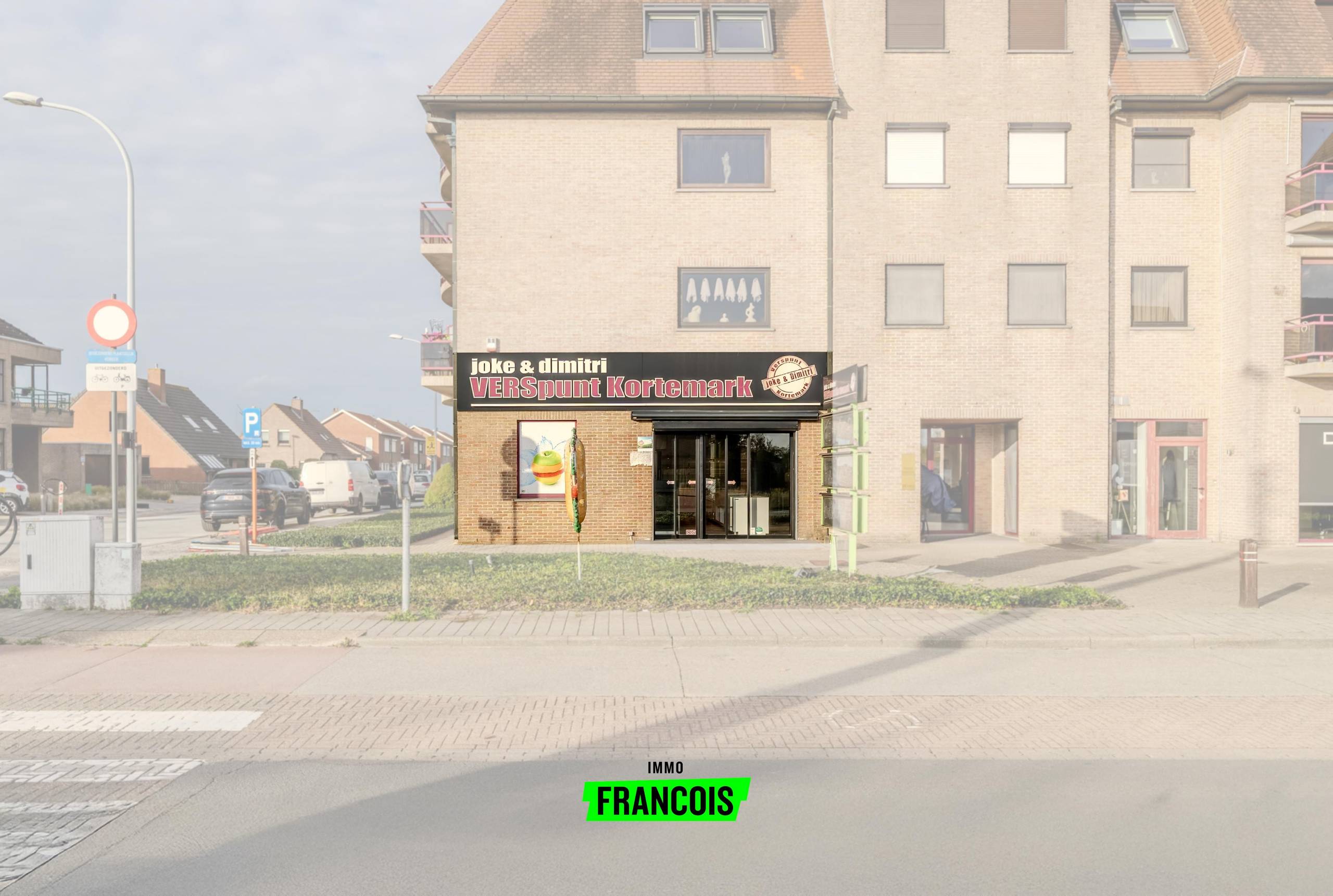 Veelzijdig commercieel gebouw op uitstekende locatie in Kortemark! - foto 1