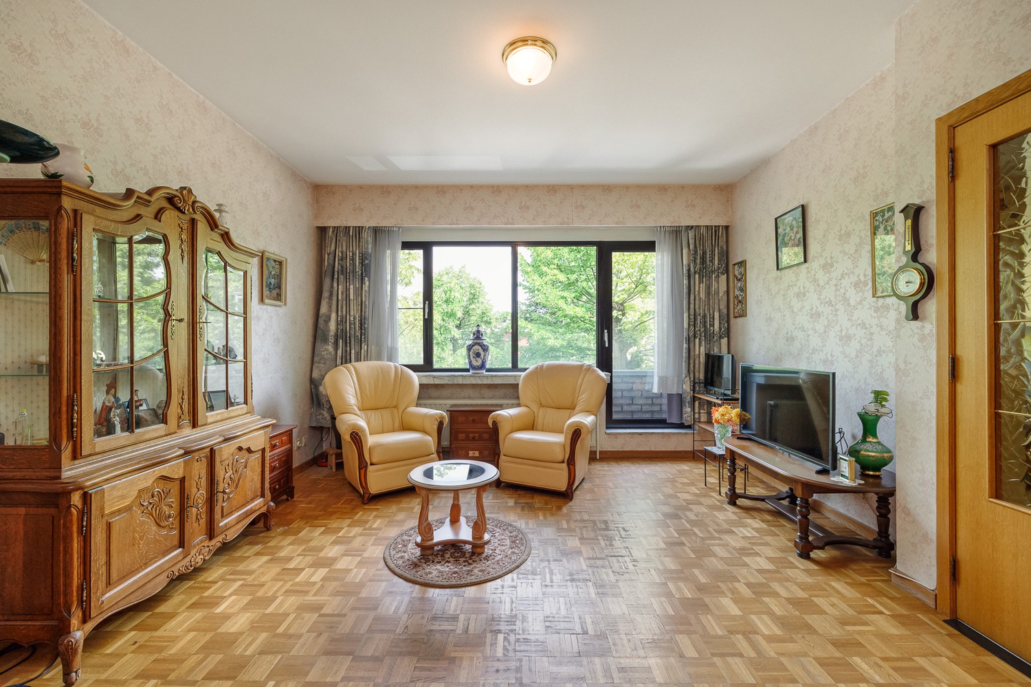 Ruim en lichtrijk 2-slpk appartement met terras en kelderberging in Borgerhout! - foto 5