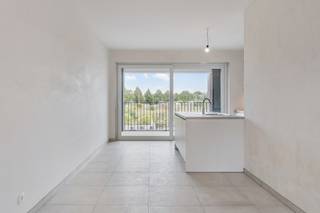 Ontdek Residentie Graanhaven, een uniek nieuwbouwproject in het hartje van Aalst. Deze energiezuinige luxe appartementen combineren modern comfort met een uitstekende ligging, ideaal voor wie op zoek is naar een stijlvolle woonomgeving.<br /><br />Luxe en comfort!<br />De appartementen in Residentie Graanhaven zijn ontworpen met oog voor detail en bieden een hoogwaardig afwerkingsniveau. Elk appartement beschikt over ruime leefruimtes, grote ramen voor veel natuurlijk licht en riante terrassen waar u kunt genieten van een prachtig uitzicht. Kies voor een appartement met zicht op het water of op de groene, aangelegde binnentuin – rust en ontspanning gegarandeerd.<br /><br />Duurzaam en energiezuinig!<br />Residentie Graanhaven is gebouwd met de nieuwste energiezuinige technieken, zodat u niet alleen comfortabel woont, maar ook duurzaam en toekomstgericht.<br /><br />Ondergrondse parking en fietsenstalling!<br />Het project beschikt over een ruime ondergrondse parking met voldoende plaats voor auto’s en fietsen. U geniet zo van maximale mobiliteit en veiligheid.<br /><br />Waarom kiezen voor Residentie Graanhaven?<br /><br />- Centrale ligging in hartje Aalst<br />- Energiezuinige luxe appartementen<br />- Ruime terrassen met zicht op water of groen<br />- Ondergrondse parking en fietsenstalling<br /><br />Wonen in Residentie Graanhaven betekent wonen in stijl, comfort en rust. Neem vandaag nog contact op voor meer informatie of een bezoek aan dit unieke project.<br />Contacteer Ruben op 0479/ 03 90 17 of mail naar ruben@cornelis-partners.be