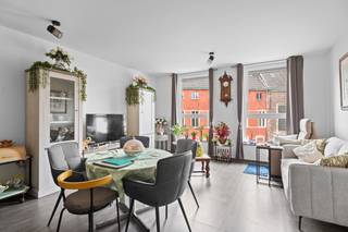 Bent u op zoek naar een zorgeloze investering op een plek waar wonen en zorg hand in hand gaan? Dit modern assistentie-appartement in het...