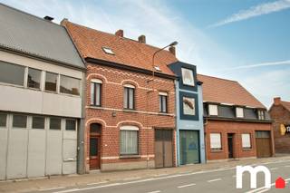 Ruime, centraal gelegen woning met zuidgerichte tuin en extra werkplekOntdek deze ruime en goed onderhouden woning, ideaal gelegen op een centrale...