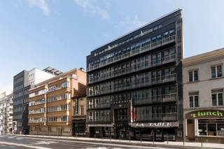 (Arlonstraat 39 bus 52 - 1000 Brussel)Dit gemeubileerde appartement ligt in het hart van de wijk Leopold, omringd door de belangrijkste Europese...