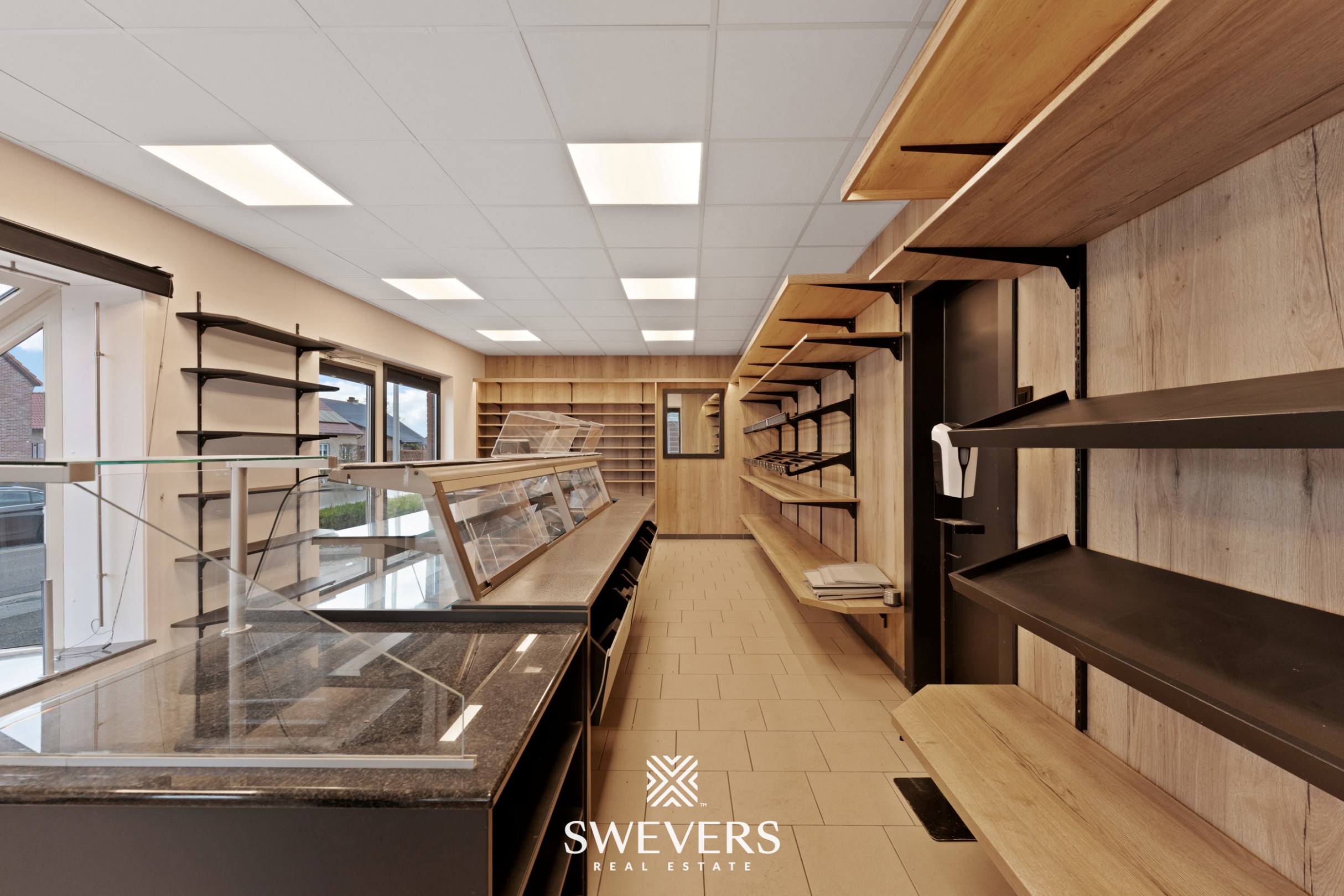 Imposant handelspand met veel bergruimte te Nieuwerkerken - foto 4