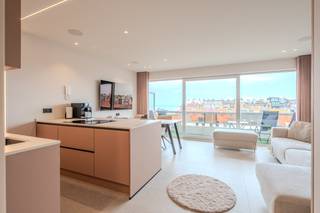 Studio magnifiquement rénové à vendre dans la résidence Ysara II, Nieuwpoort-Bad, Franslaan 132. Le studio est idéalement situé à proximité du...