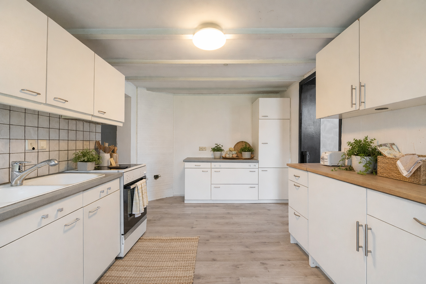 Woning met 3 slpk, grote tuin en dubbele garage - foto 2