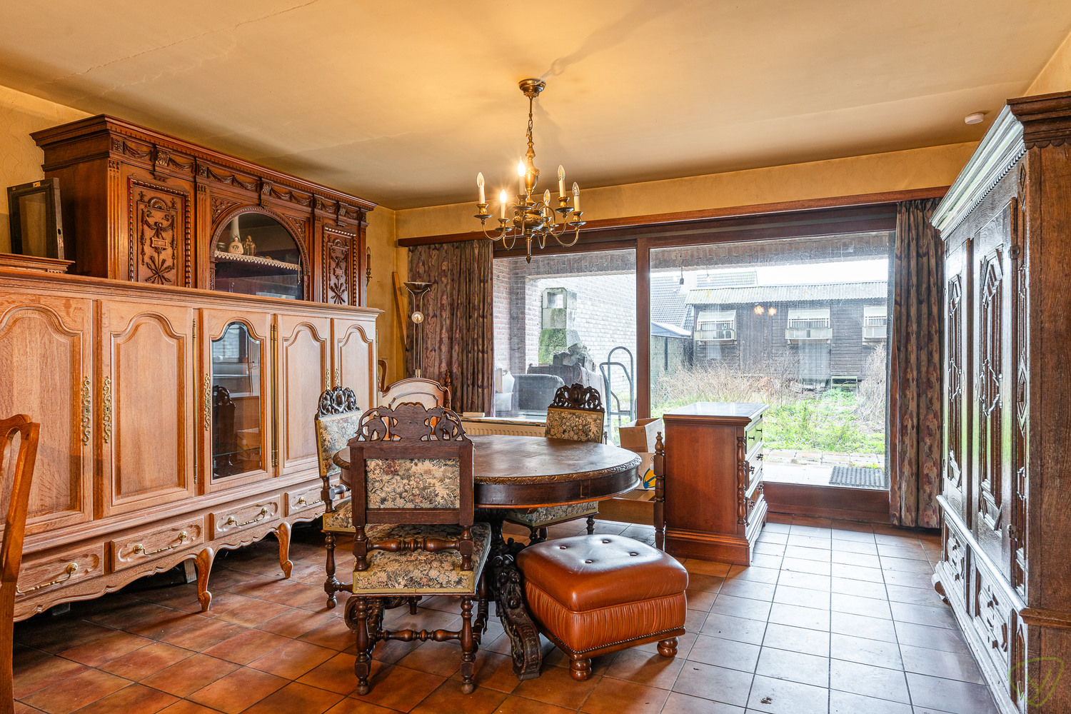 Op te frissen woning langsheen de Kriekmoerstraat te Eeklo! - foto 4