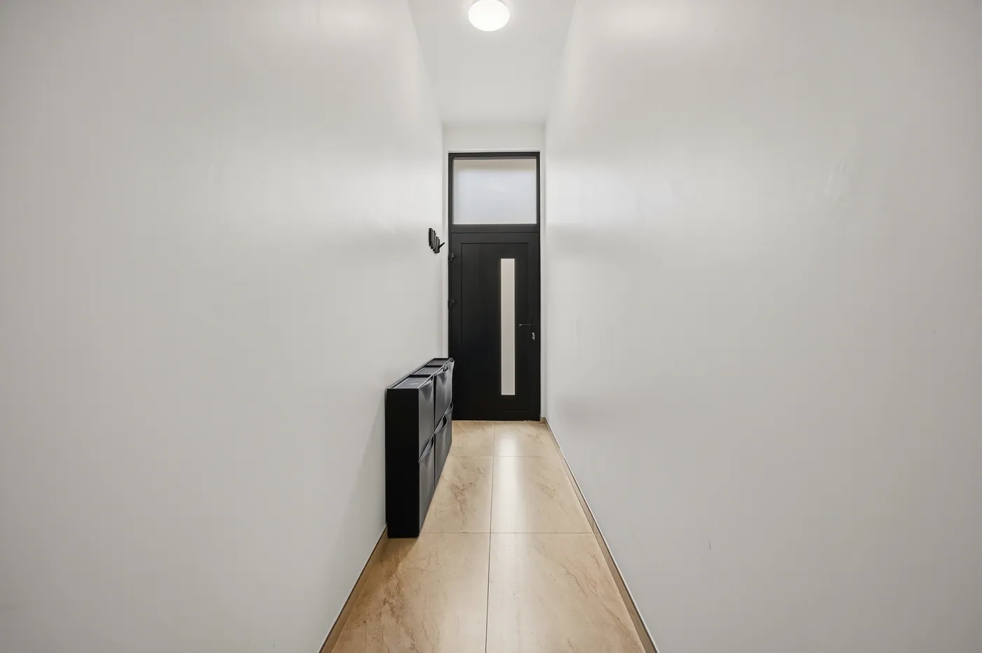 Modern gerenoveerde halfopen woning met 5 slaapkamers, tuin en garage in Tienen - foto 4