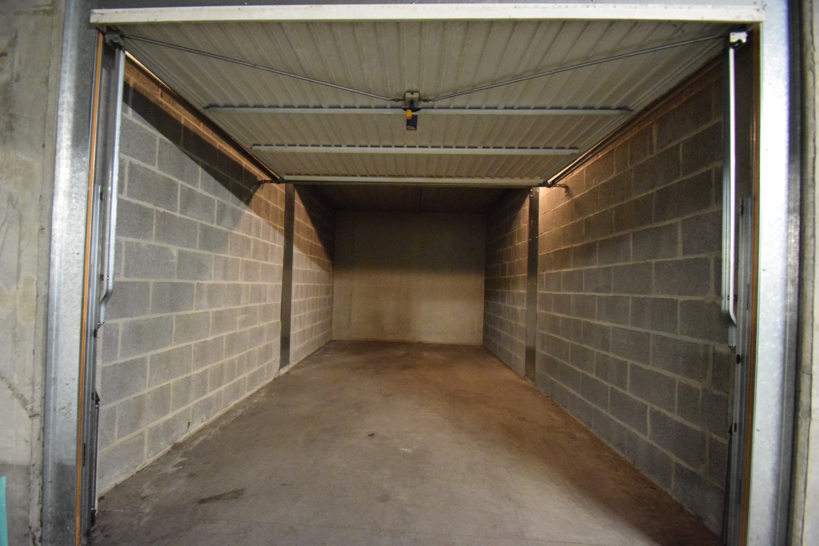 Afgesloten garagebox gemakkelijk inrijdbaar op een van de meest gegeerde plaatsen van Heist - foto 5