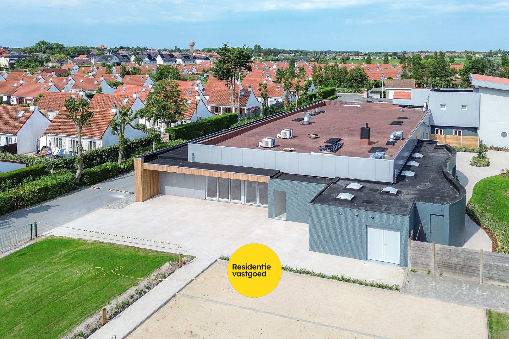 Unieke opportuniteit: horecazaak met 3 padelterreinen, terrassen en tuin te huur! - foto 5