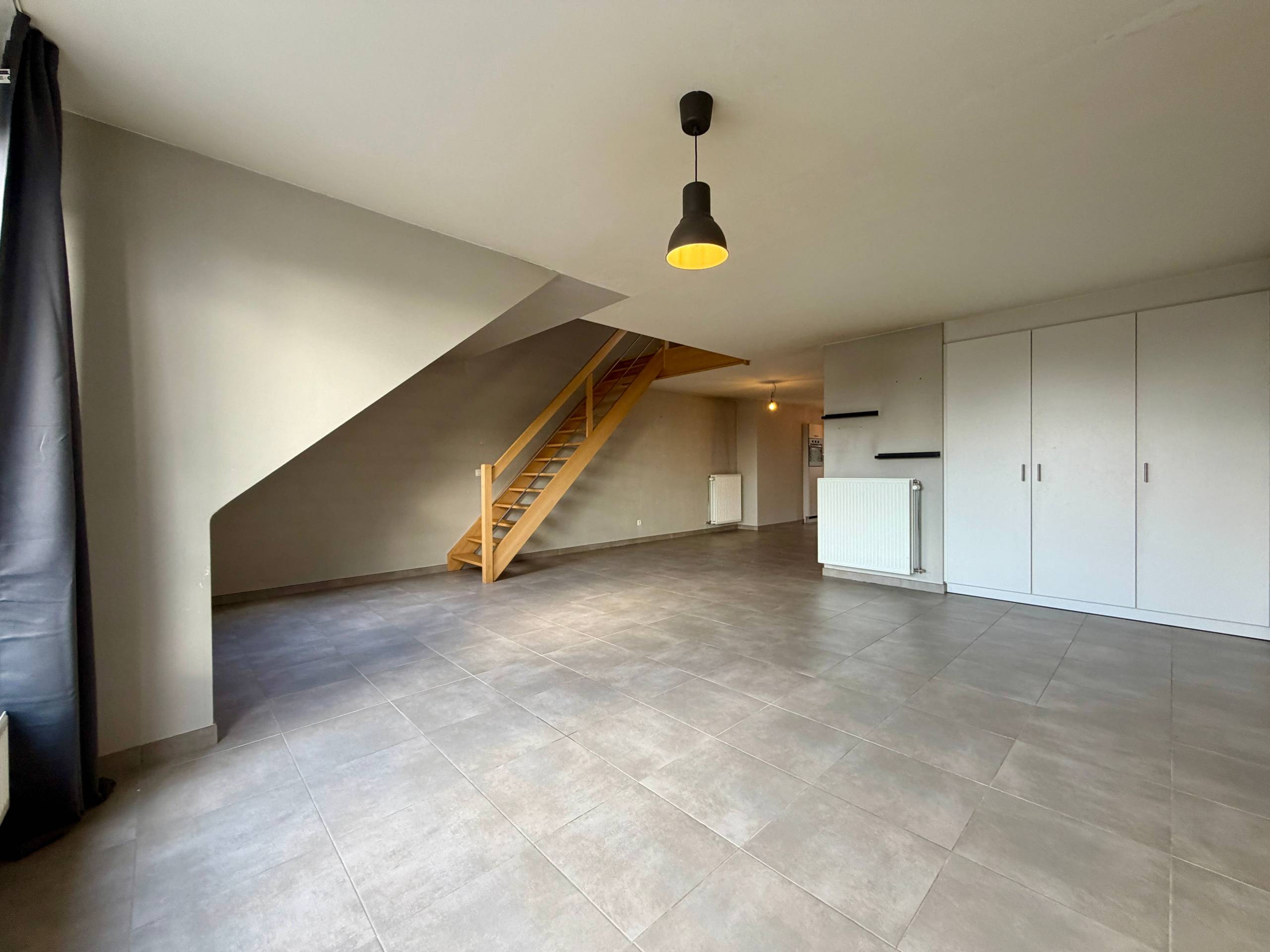 Ruim duplexappartement met 3 slaapkamers en garagebox in Maldegem - foto 3