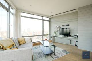 Deze penthouse op de 7de verdieping is gelegen te residentie Westrode , een gekende hoogbouw aan de poort van het centrum van Gent centrum. Het...