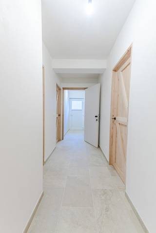 Wonen in het hart van Oud-Turnhout, gelijkvloers, compact, met een tuinterras én gloednieuw?Dit gelijkvloers 1-slaapkamerappartement is precies wat u...