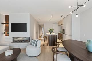 Op de zesde verdieping van residentie Milenka bevindt zich dit stijlvol 3-slaapkamerappartement van 111 m², aangevuld met een ruim terras van 18...