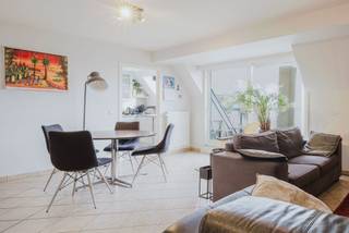 Journée portes ouvertes : samedi 13 décembre 2025 (prenez rendez-vous au 0472/62.03.60)SituationCe spacieux duplex est situé dans un endroit calme, à...