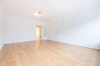 Op wandelafstand van winkels en openbaar vervoer, in een aangename residentiële omgeving aan de rand van Brussel, ontdekt u dit mooi...