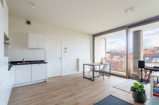 Wonen in alle rust, maar toch vlak bij alles wat de stad te bieden heeft? Dan is dit appartement, met een ligging tussen het historische centrum...