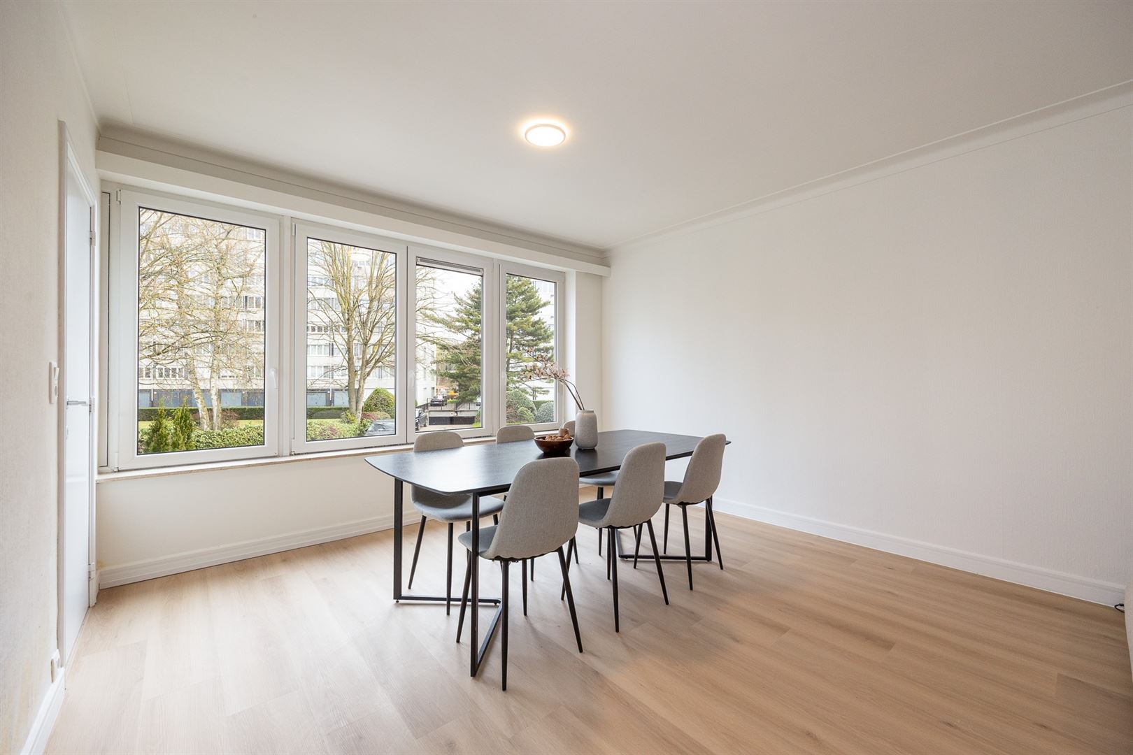 Gerenoveerd 2-slaapkamer appartement - foto 4