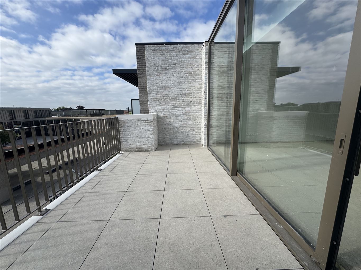 Luxe nieuwbouwappartement met 1 slaapkamer en groot terras in hartje Dilsen Residentie Keizerspoort - foto 4