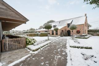 Villa prête à emménager avec entrepôt et logement pour chevaux à Kinrooi - idéal pour les amoureux des chevaux et les travailleurs indépendantsCette...