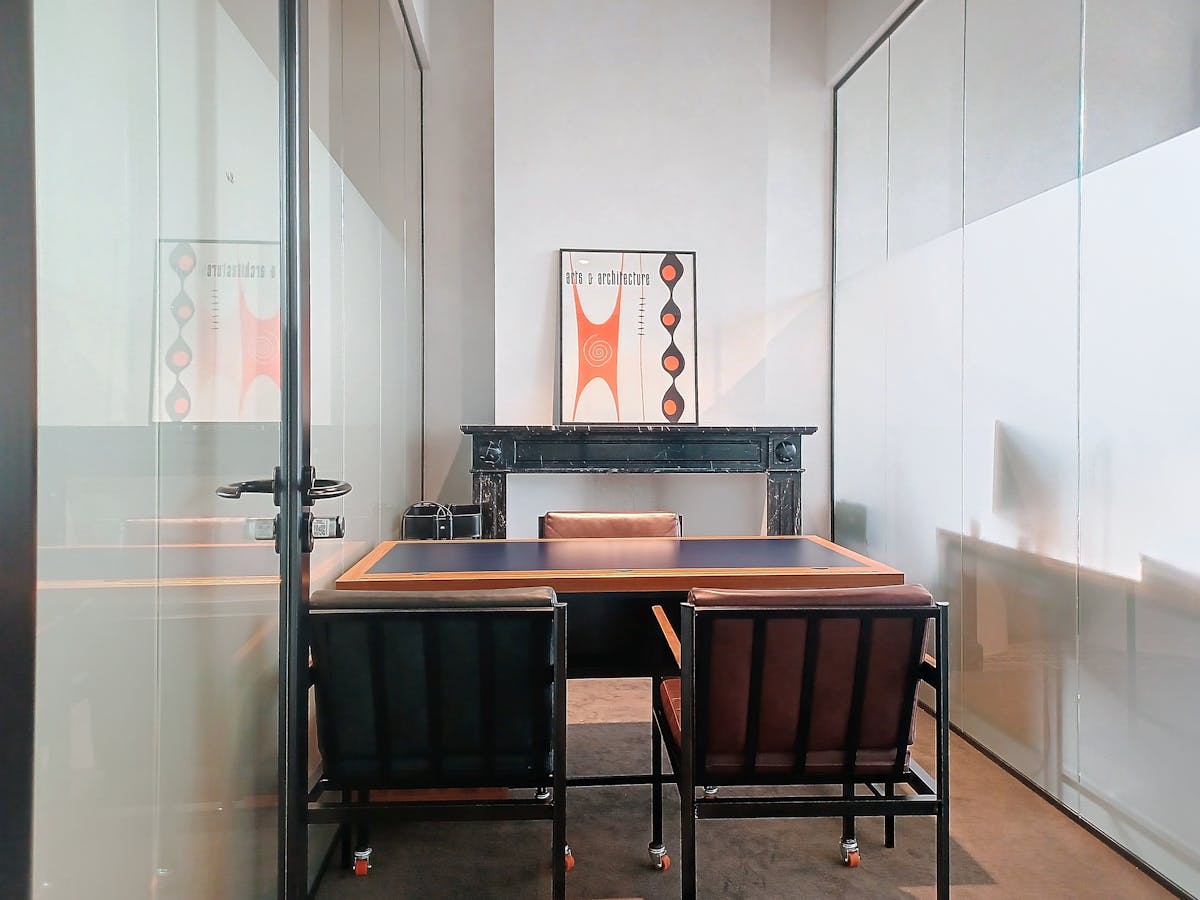 Fully equipped luxury offices for rent in the center of Ghent - photo 5