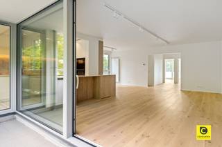 Spacieux appartement rafraîchissable de 2 chambres à coucher avec 2 terrasses sur l'avenue Fruithof !Cet appartement d'angle lumineux est situé au1er...