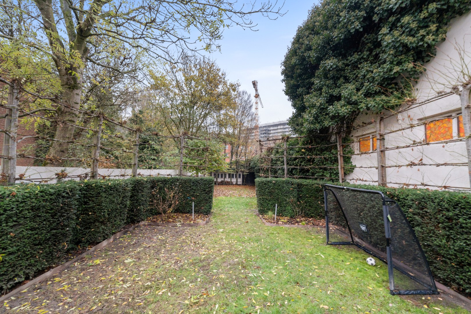 Unieke woning met handelsruimte, kantoor, 6 slpks &amp; 200 m² atelier/magazijn – ideaal voor vrije beroepers - foto 4