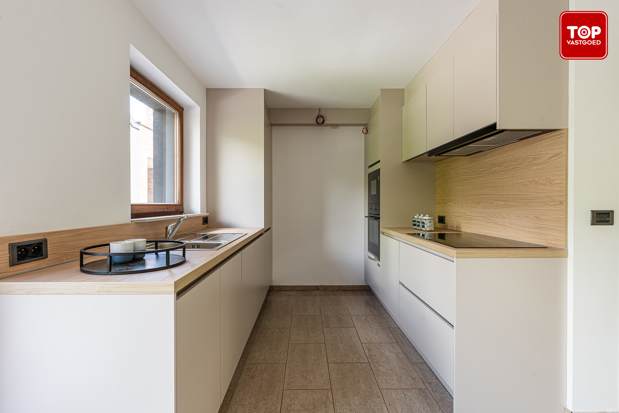 Gerenoveerde gezinswoning met garage en ruime tuin - foto 4