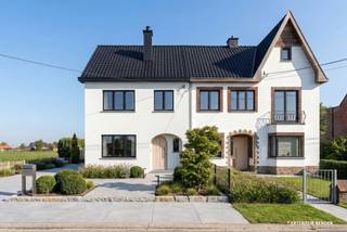 Interesse? Meer informatie op www.SWEVERS.be. - Rustig gelegen halfopen bebouwing in Diepenbeek, op wandel- en fietsafstand van het centrum en...