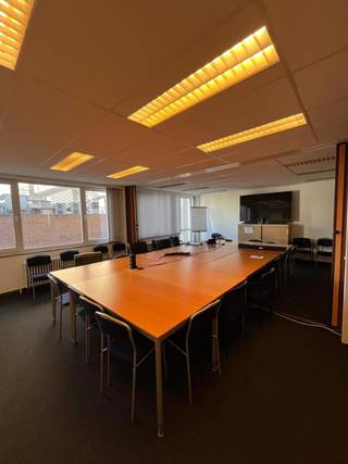 Gelegen in het hart van de Europese wijk, tussen Schuman en het Jourdanplein, bevindt deze kantoorruimte, gelegen op nummer 20 van de...