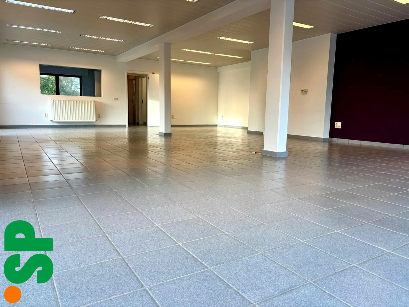 Ruim handelspand met centrale ligging.  - foto 3