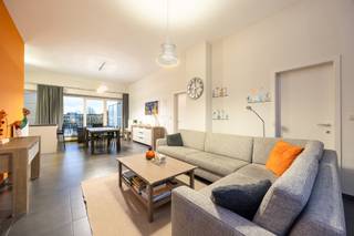 In het hart van Beerse geniet dit karaktervolle appartement van een centrale ligging met alle dagelijkse voorzieningen, openbaar vervoer en winkels...