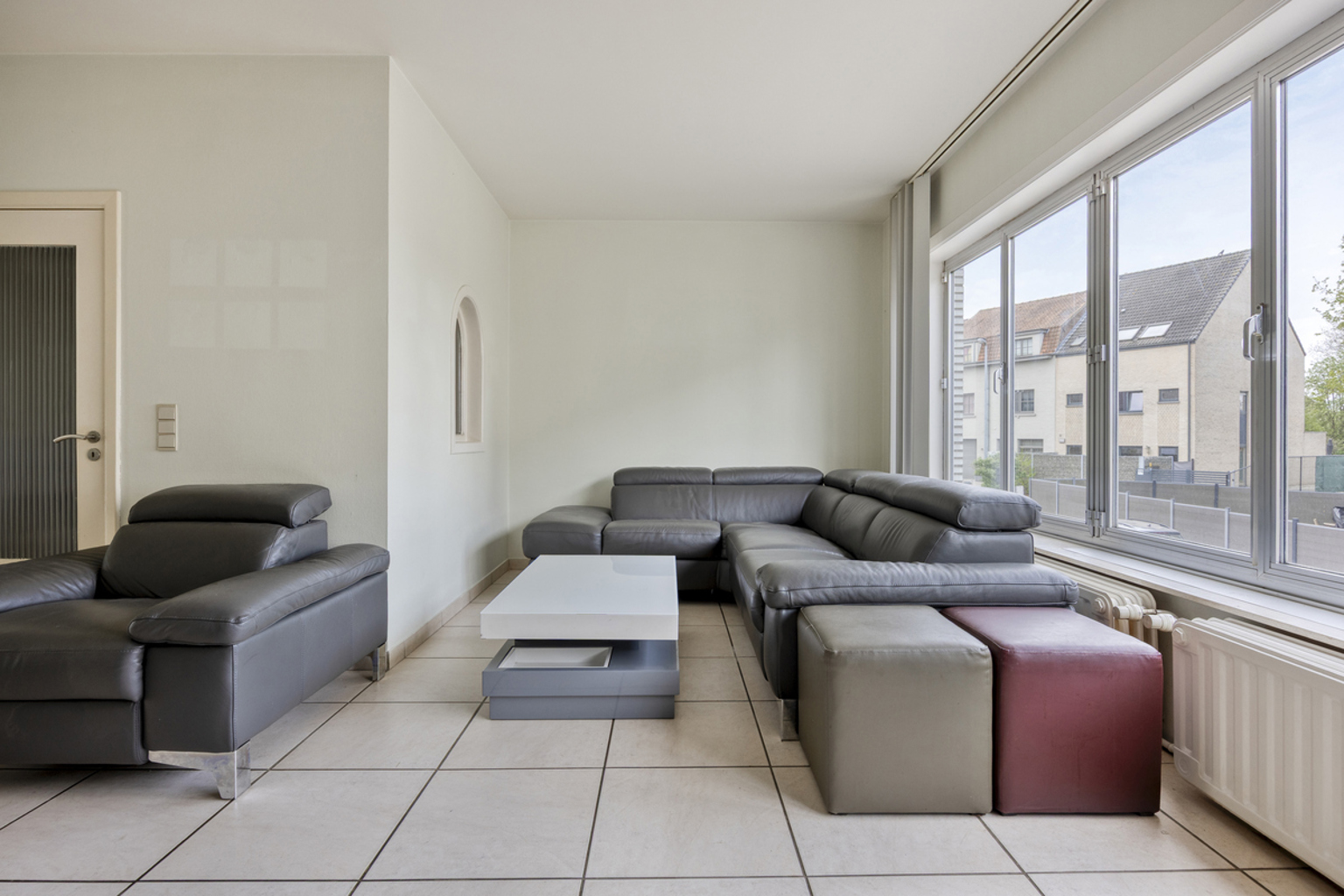 Bel-etagewoning met drie slaapkamers met garage en tuin - foto 4