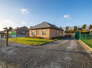 Deze aangename gelijkvloerse woning is gelegen in een rustige en residentiële omgeving te Dilsen-Stokkem, nabij het natuurgebied en...