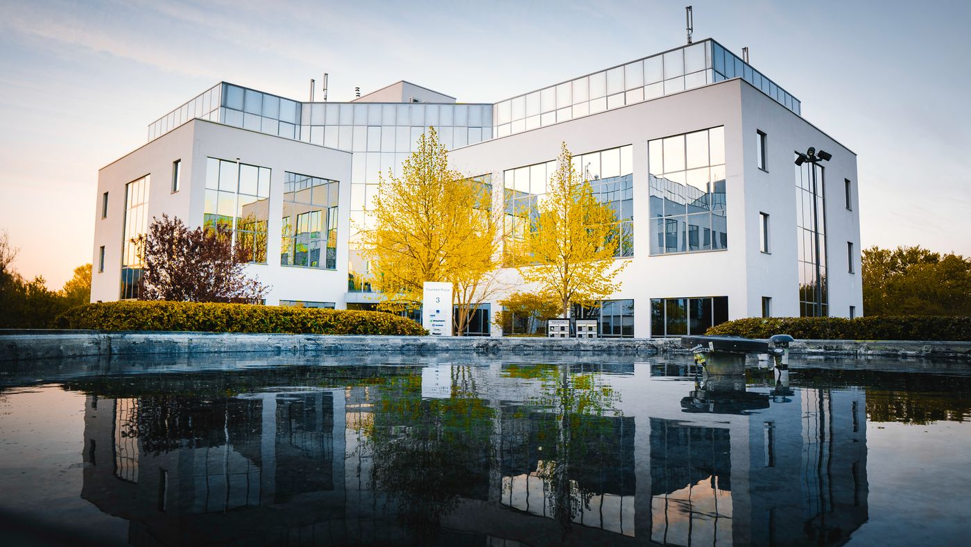 Espace de bureau élégant de 525 m² avec visibilité depuis le périphérique - photo 2