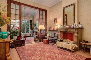 Prachtig eclectisch vooroorlogs winkelwoonhuis van ca 375 m² (incl winkel) met originele winkelinrichting - met 7-8 slaapkamers + leuke...