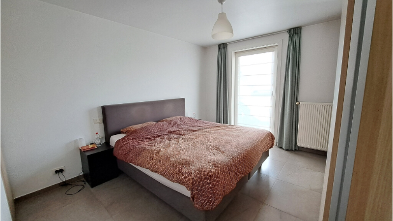 lichtrijk 2-slaapkamerappartement met TERRAS + AUTOSTANDPLAATS te huur in Torhout - foto 5