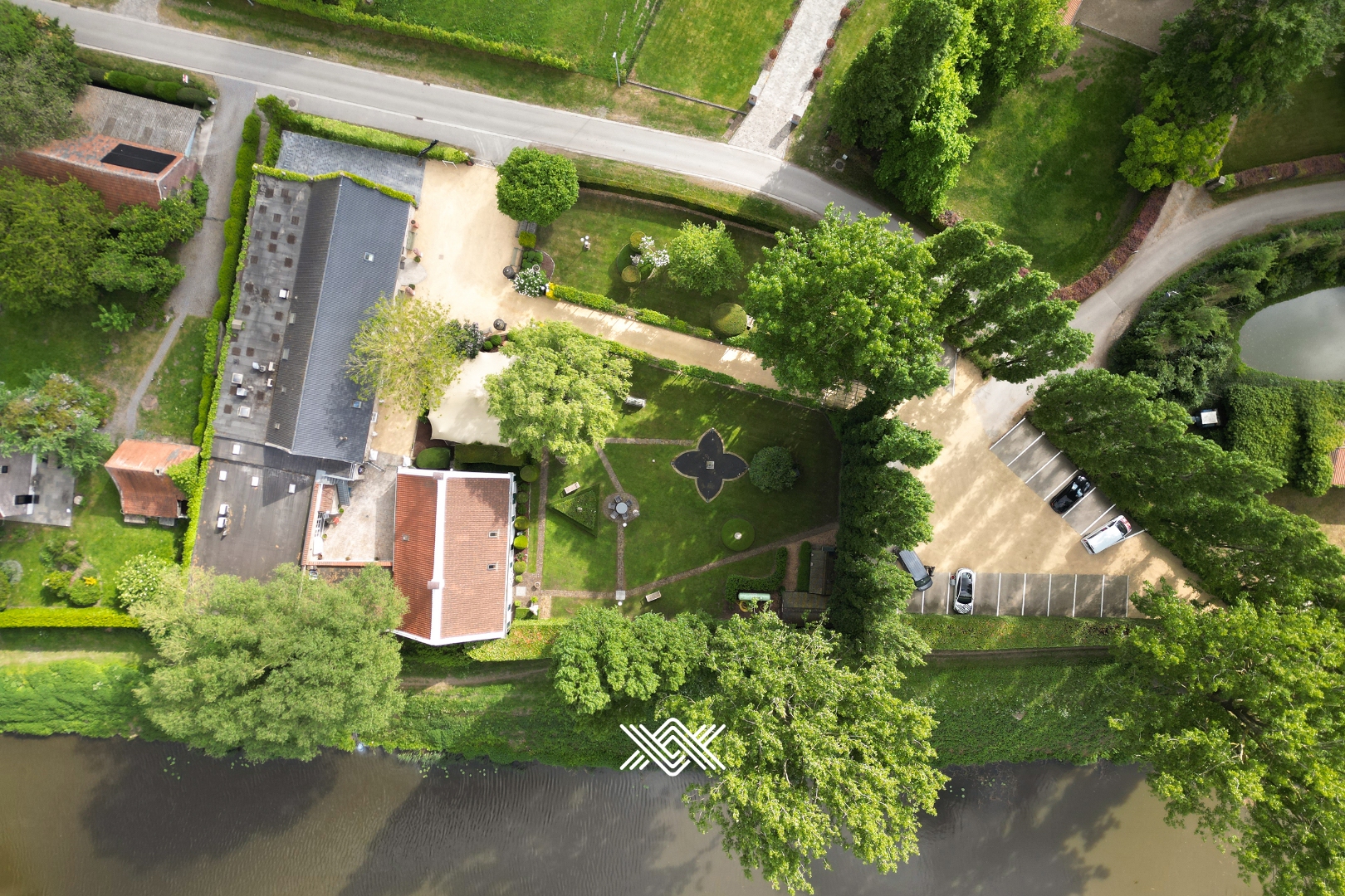 Unieke eigendom met uitzonderlijke ligging aan het water in Lievegem - foto 2