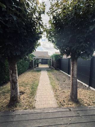 Deze woning is gelegen in een rustige omgeving, dichtbij het centrum en in de nabijheid van verschillende invalswegen. De woning beschikt over...