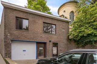 Op een rustige ligging in het centrum van Oudenaarde bieden wij een ruim magazijn van 362 m² te koop aan, ideaal voor opslag. Gelegen aan...