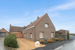 Volledig gerenoveerde en instapklare woning. Rustig en landelijk gelegen.De woning werd van 'top tot teen' volledig vernieuwd (o.a. nieuwe...